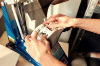 Etinastro-Etichetta-Stampa-in-serigrafia