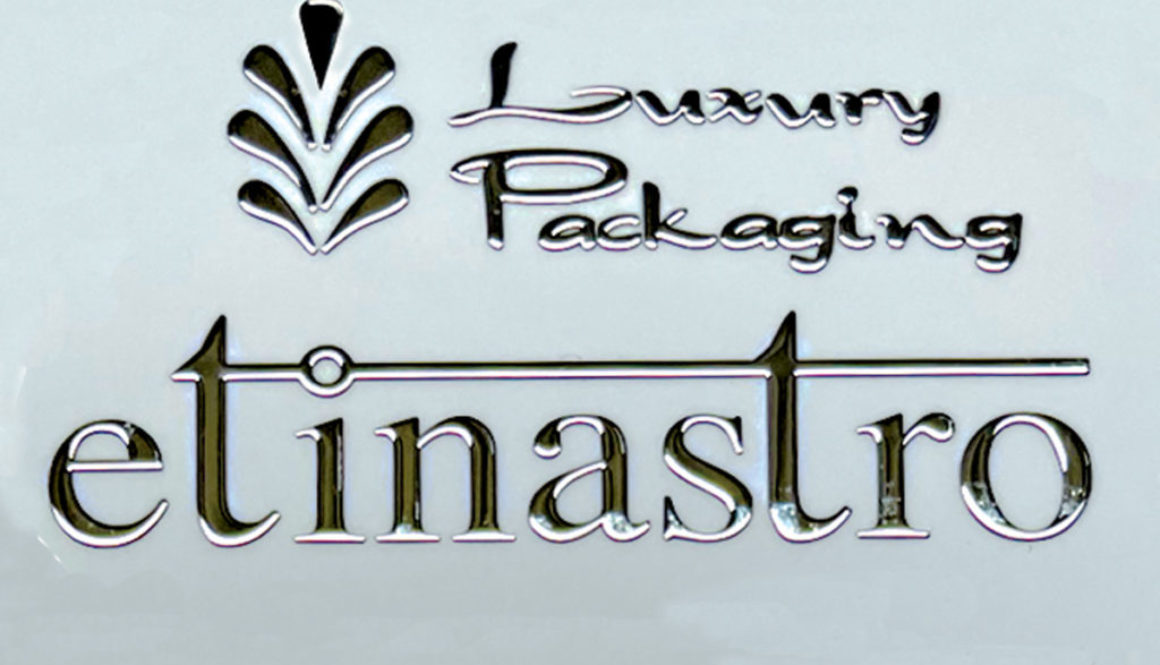 Pre spaziato in metallo argento. Adesivo in metallo morbido trasferibile